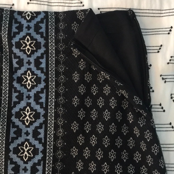 LOFT Black and Blue Patterned Skirt - Picture 3 of 6